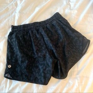 lululemon Hotty Hot Shorts (4in) - Formation Camo